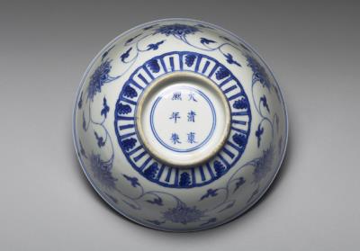 图片[2]-Bowl with lotus scroll in underglaze blue,  Qing dynasty, Kangxi reign (1662-1722)-China Archive